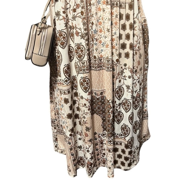 Boutique women’s medium printed dress NWOT - Picture 2 of 7